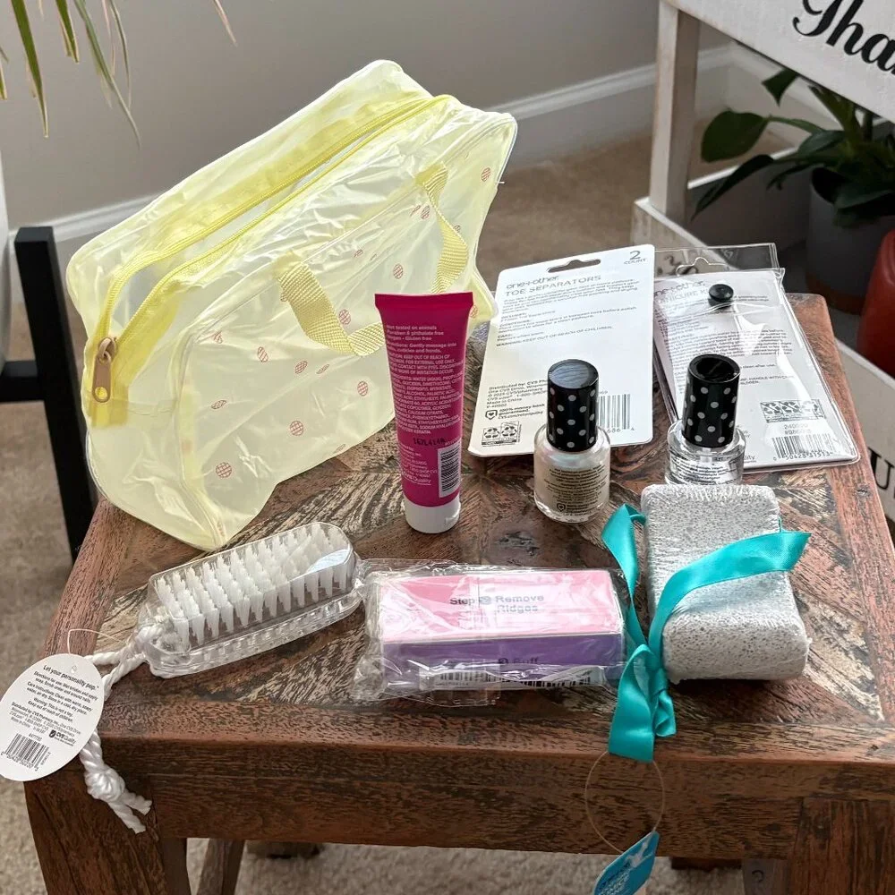 NWOT: One + Other and Pop.arazzi Nail Spa Gift Travel Set